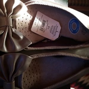 Flat casual shoes